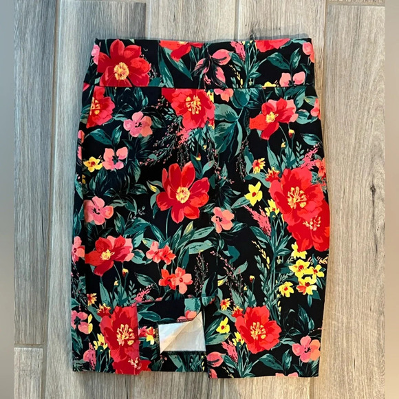 Maurices Floral Coastal Midi Skirt Size Medium - Picture 5 of 10